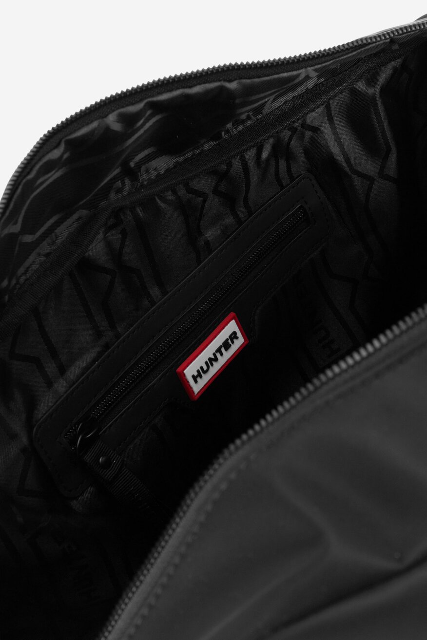 
                Putna torba HUNTER CRNA - 5905588830818