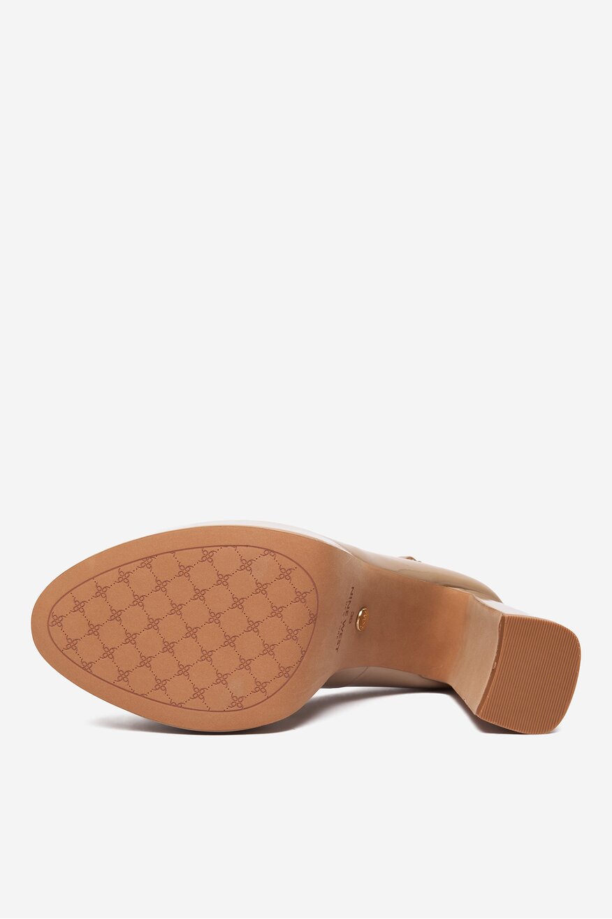 
                NINE WEST - Czółenka na słupku - 5906751849705