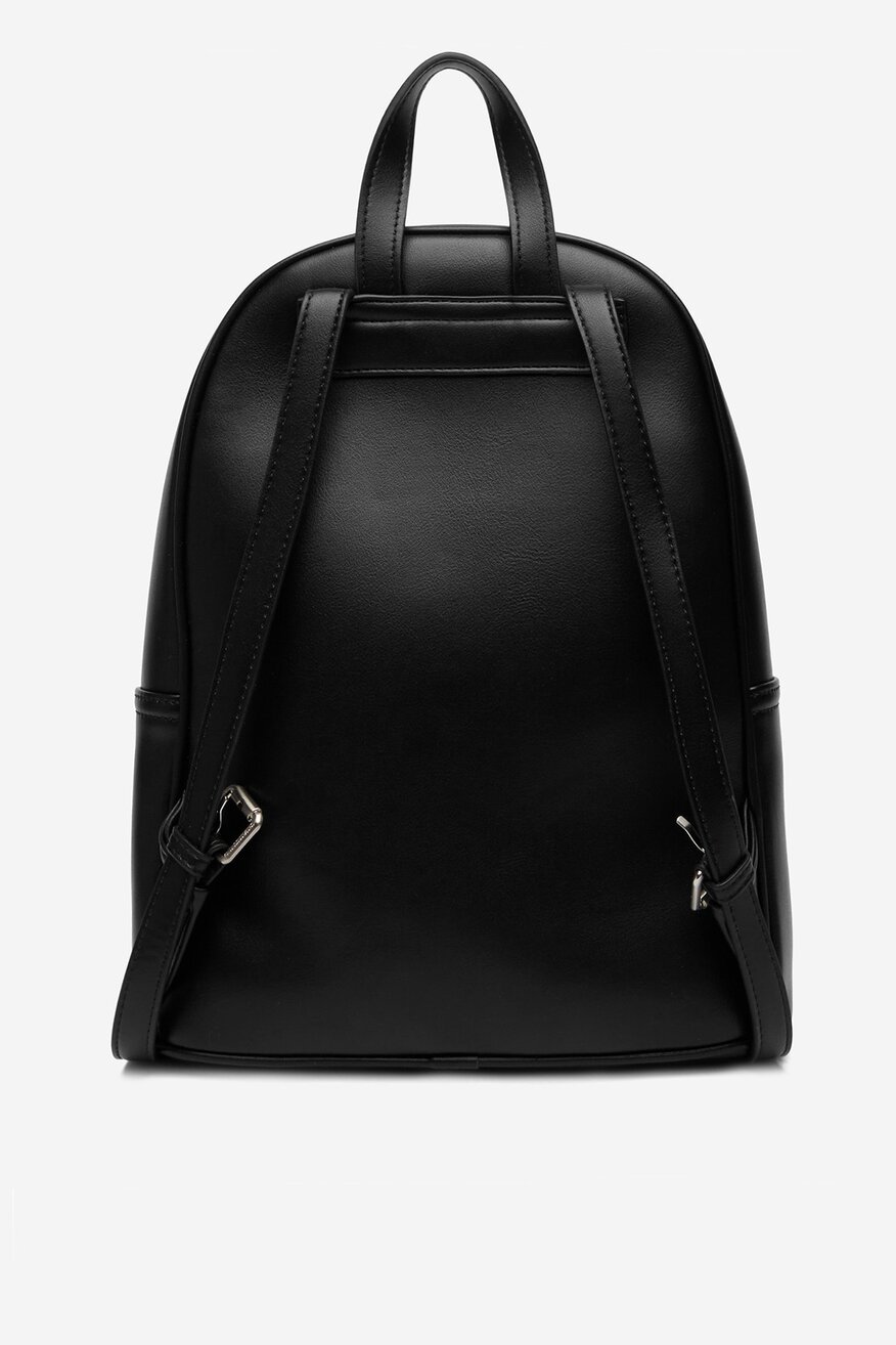 
                Рюкзак GUESS JEANS ЧОРНИЙ - 5906751908525