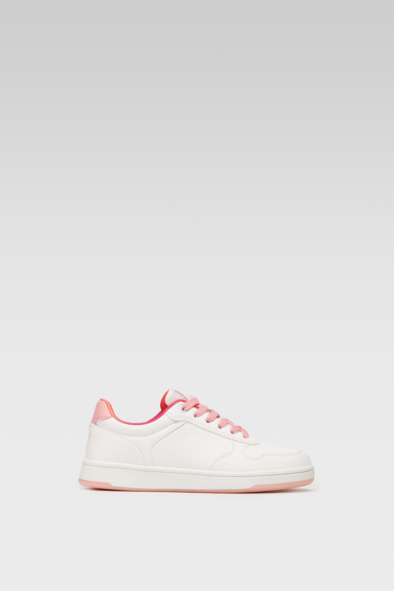 Obuwie sportowe OMENAA FOUNDATION WP07-01571-03 Biały