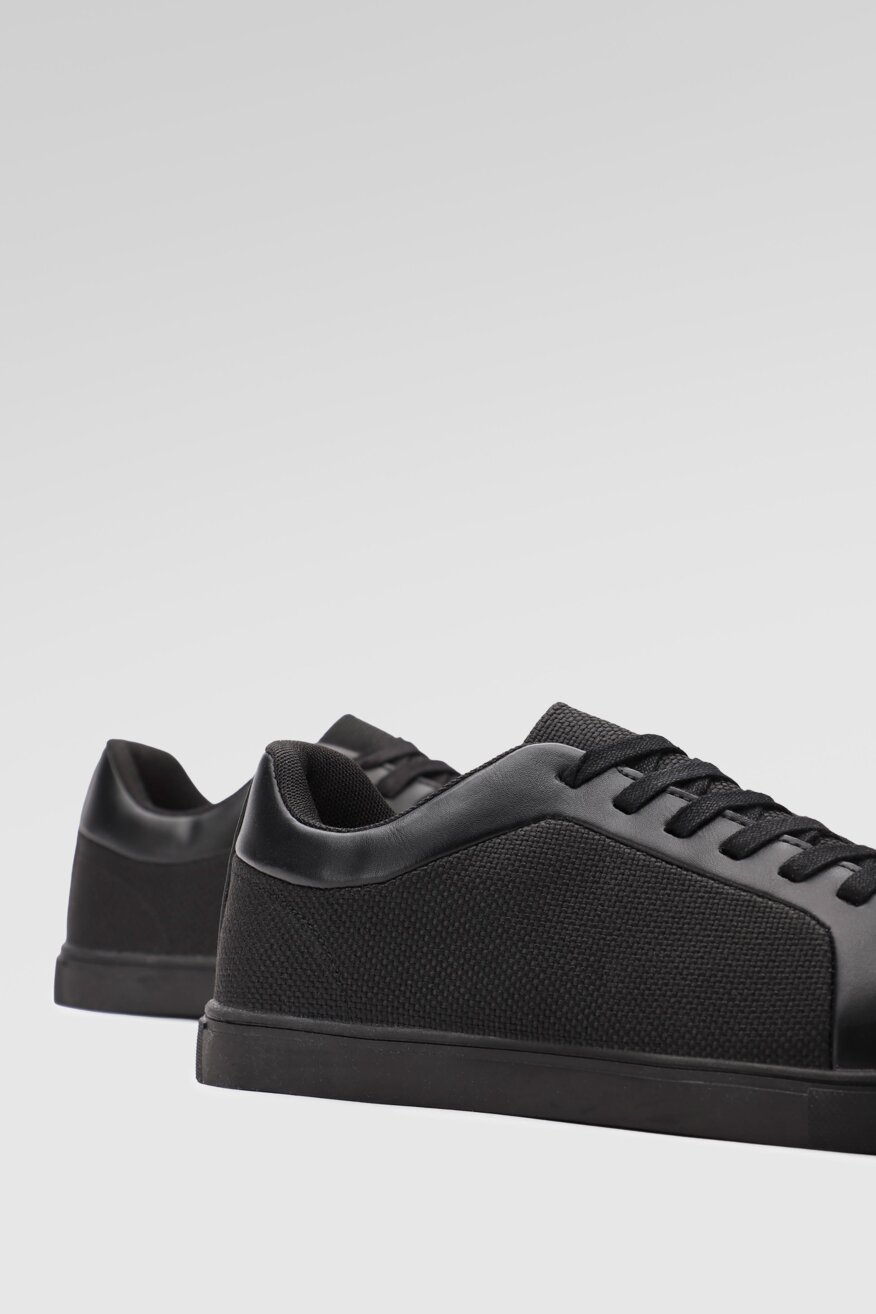 
                Lanetti - Sneakersy czarne sznurowane - 5903698295152