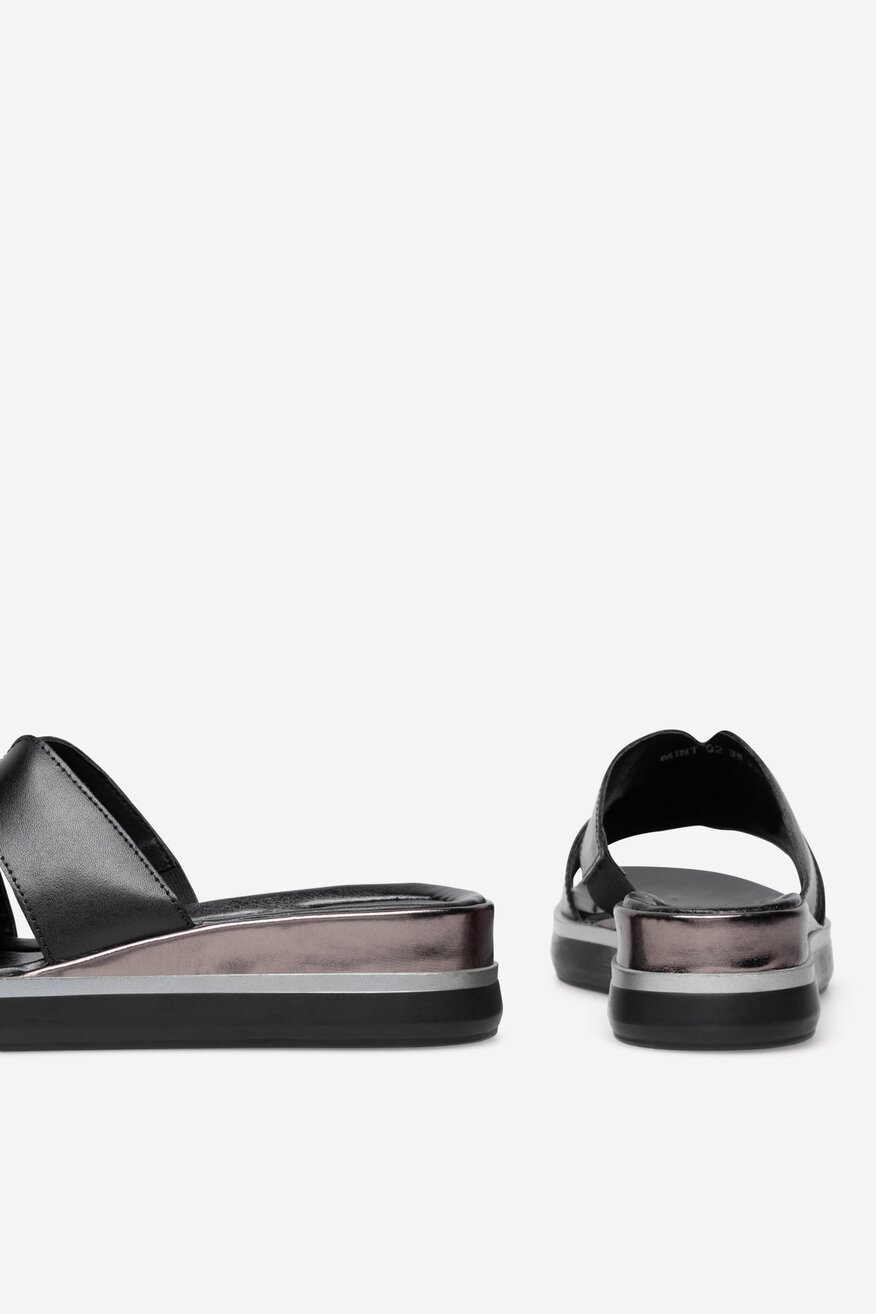 
                Lasocki - Klapki skórzane na koturnie - 5905588573647