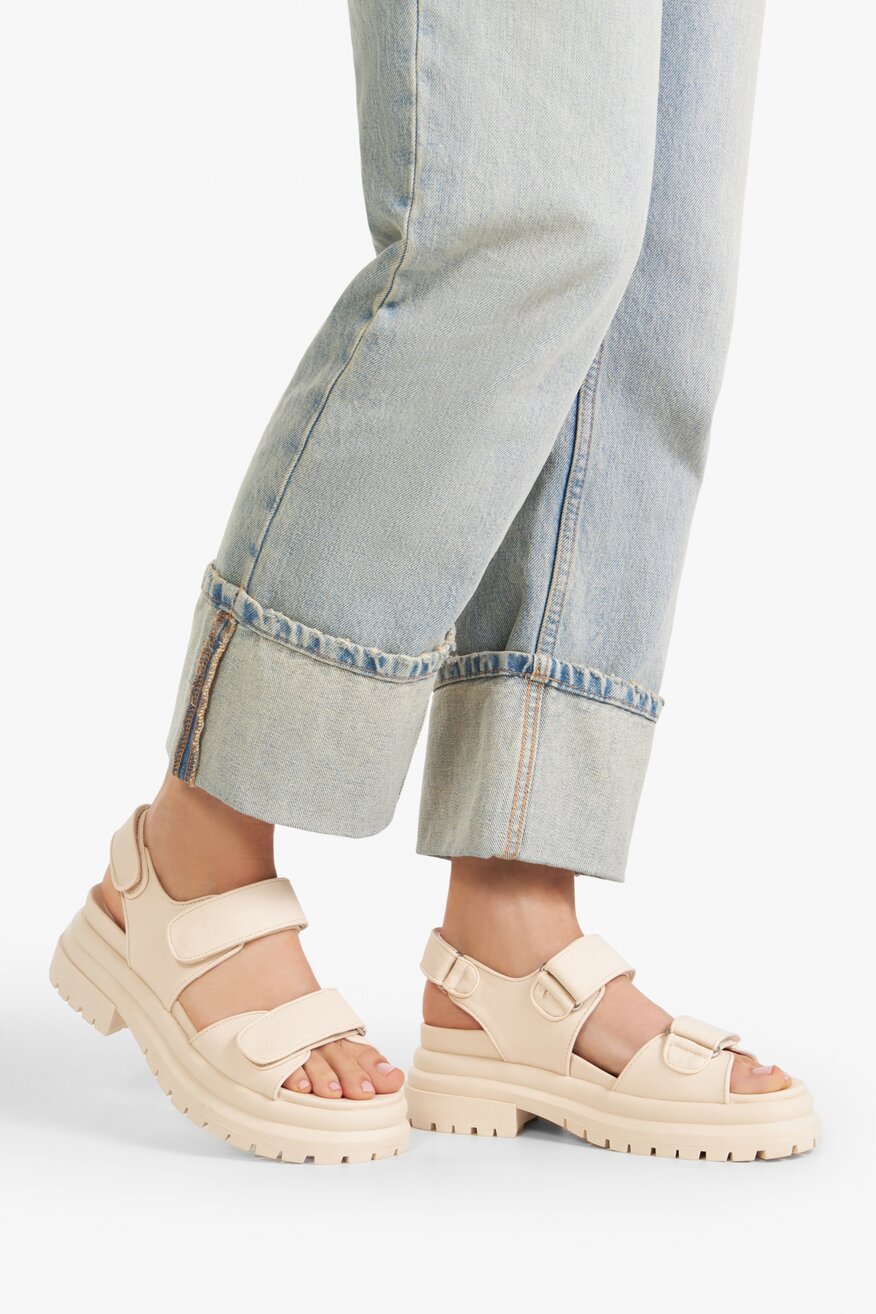 
                Сандали Badura БЕЖОВ - 5903698622514