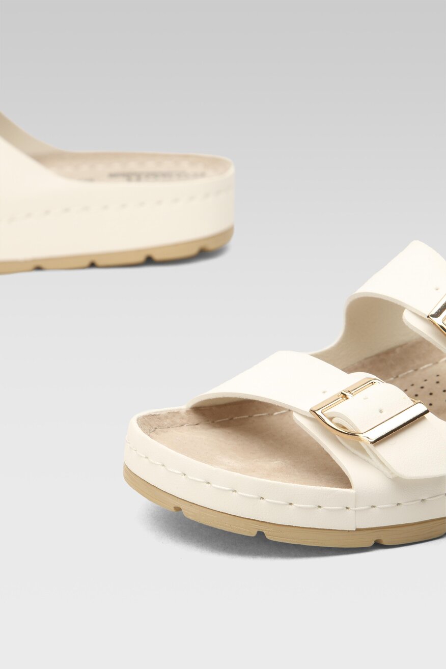 
                Go Soft - Klapki pastelowe białe - 5904248821869