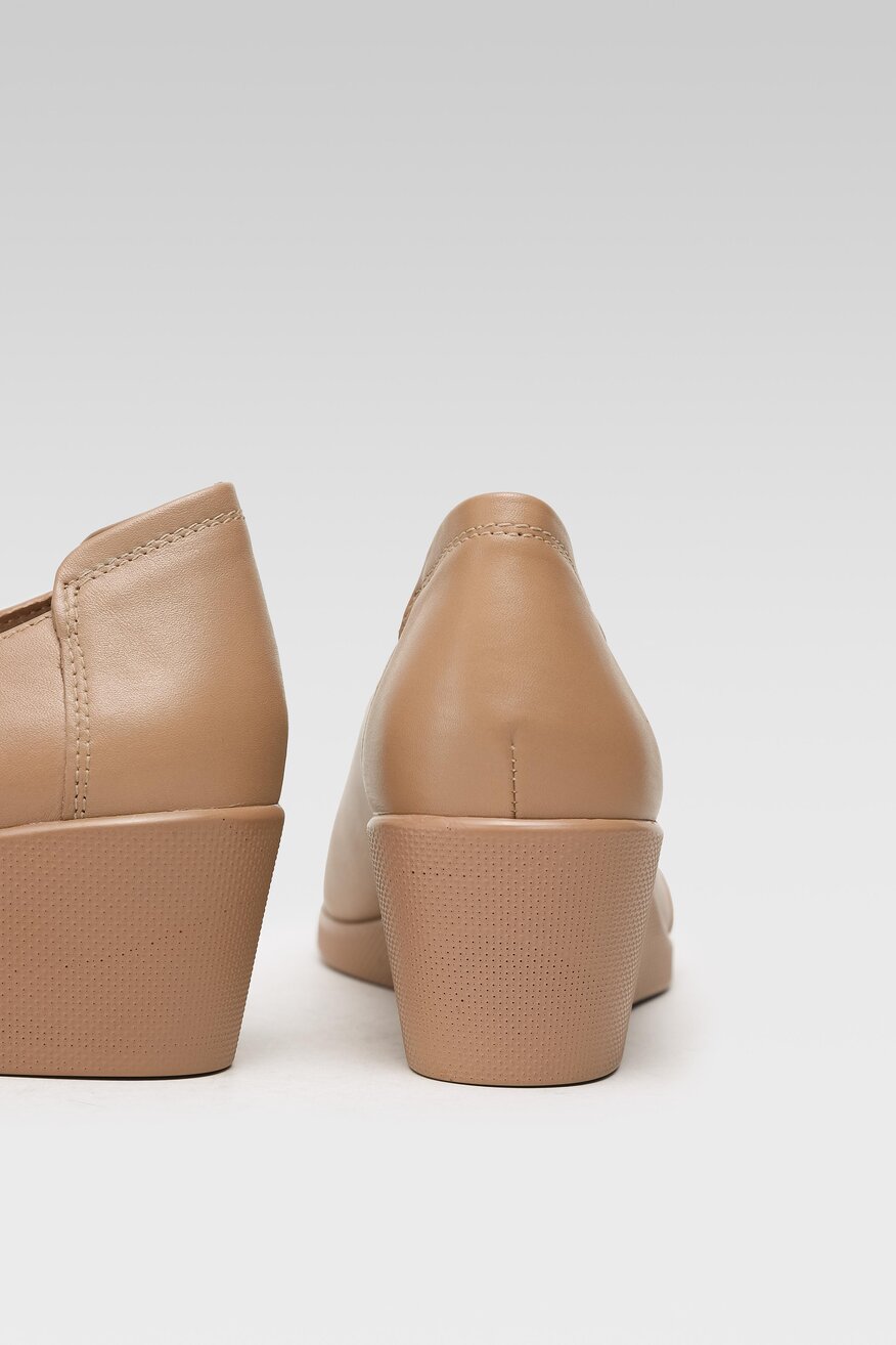 
                Go Soft - Półbuty skórzane na koturnie - 5904862615301