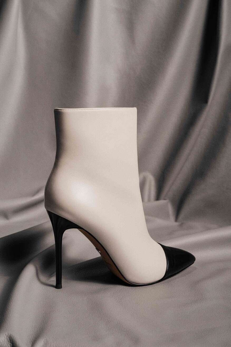 
                Боти NINE WEST БЕЖОВ - 5906751368213