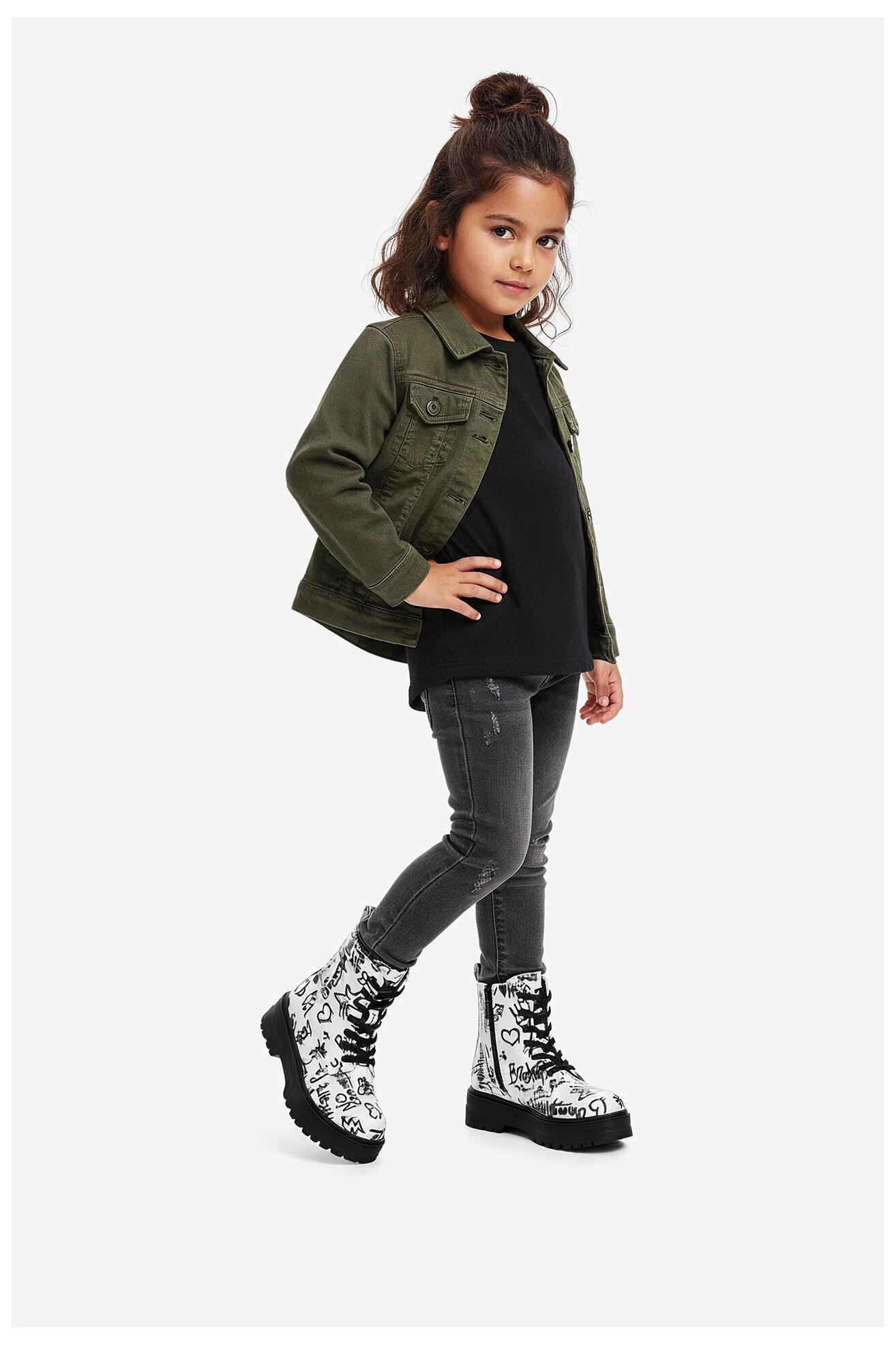 Боти DeeZee CEO-AVO-2209-021 БЯЛ