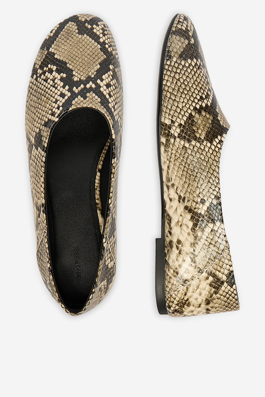 
                Балетки Gino Rossi ЧОРНИЙ - 5907964017820