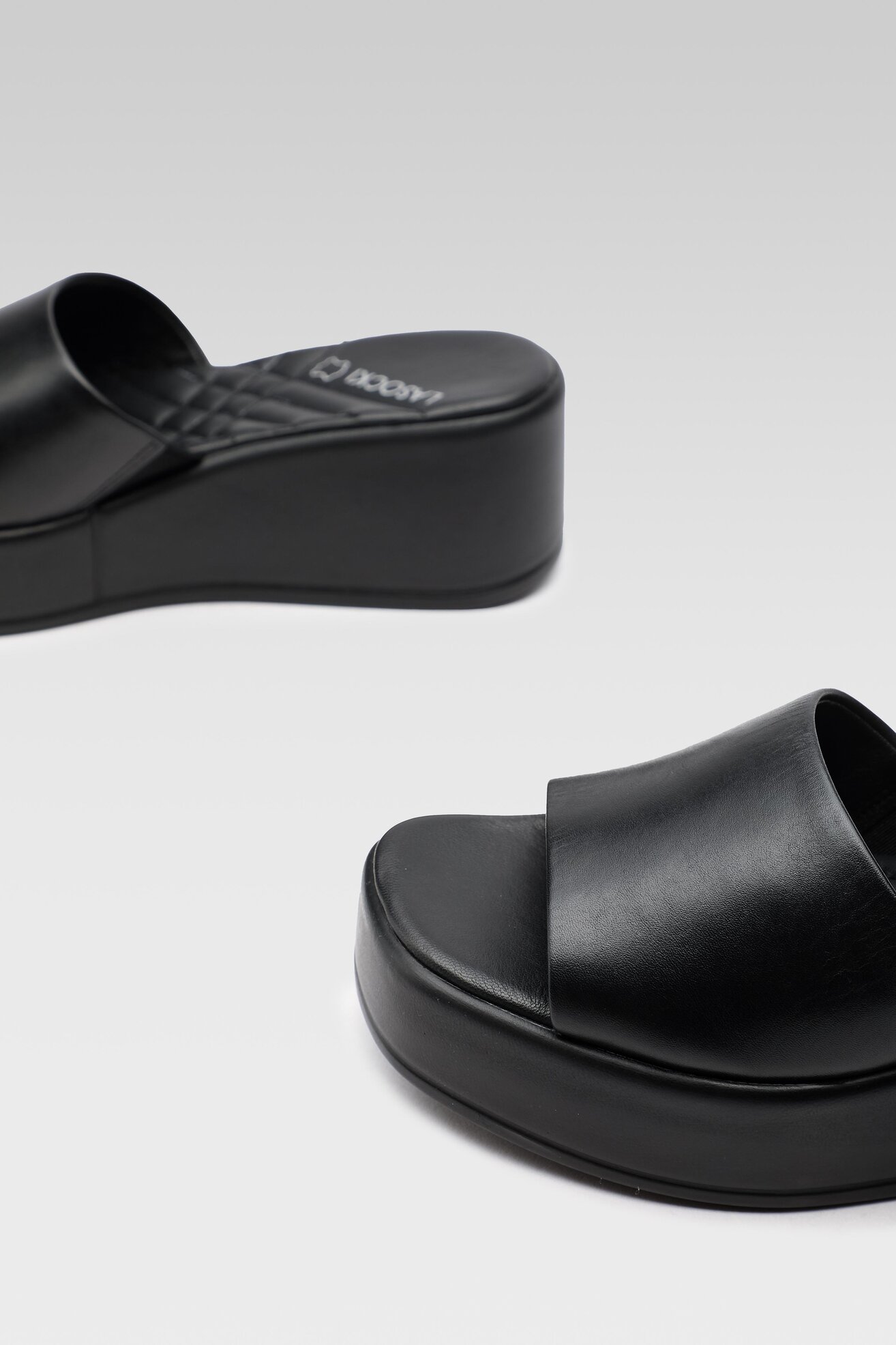 Klapki Lasocki OCE-3030-01 Czarny