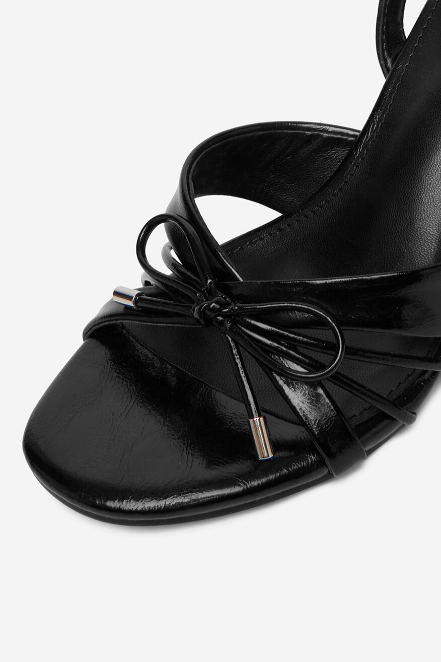 
                Сандалі Jenny ЧОРНИЙ - 5906751703717