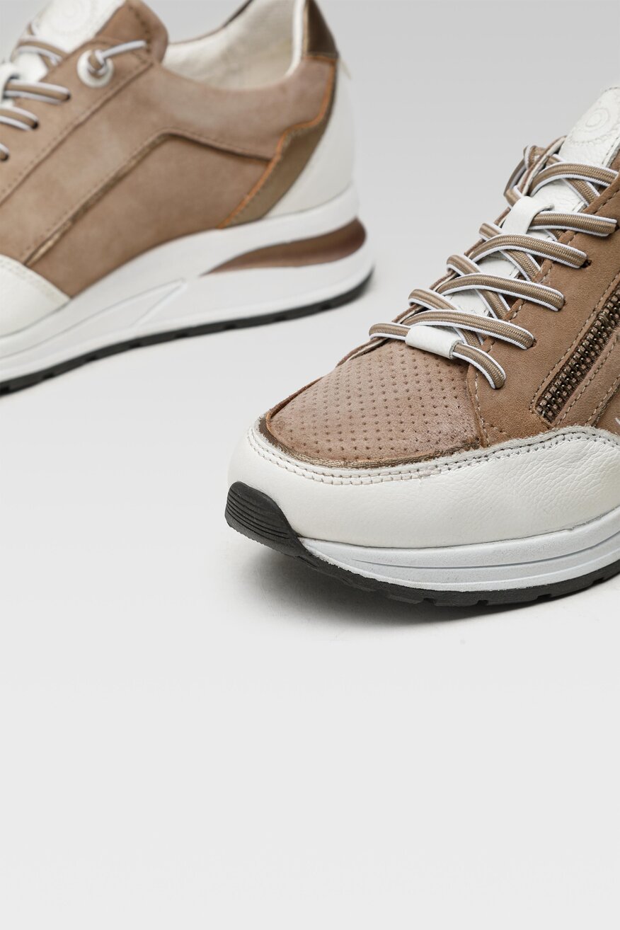 
                Bugatti - Sneakersy zamszowe - 5903698749013