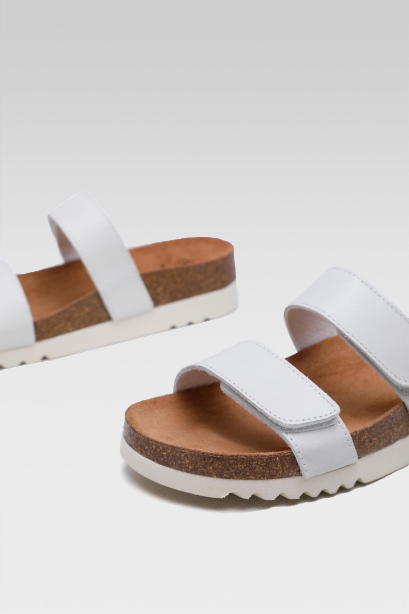 Klapki Scholl F25435 LUSAKA MED 1065 Biały