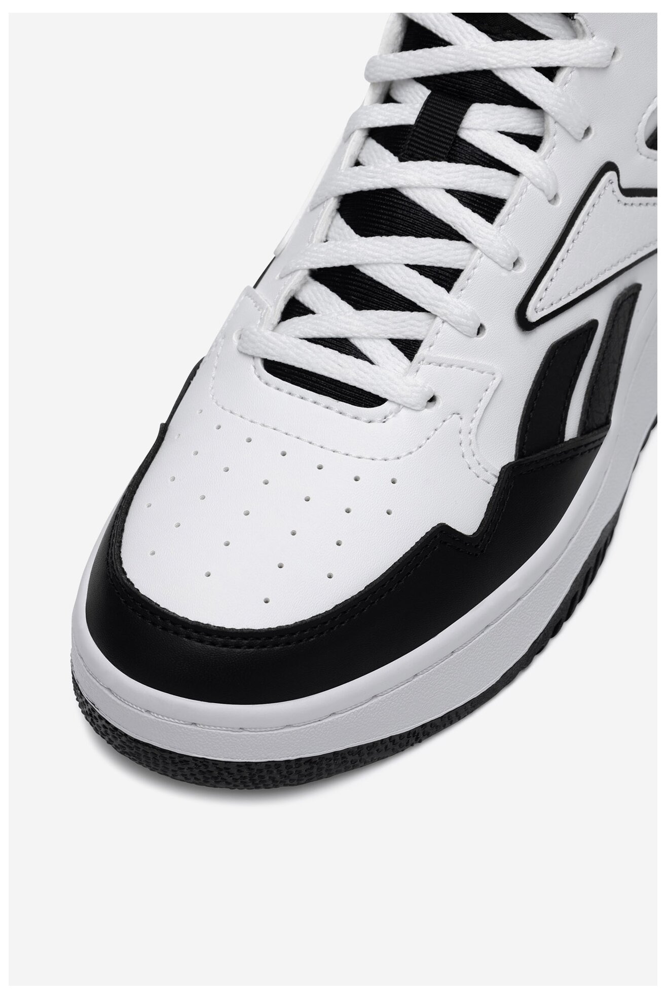 Спортни обувки Reebok ATR CHILL MID 100224085 БЯЛ