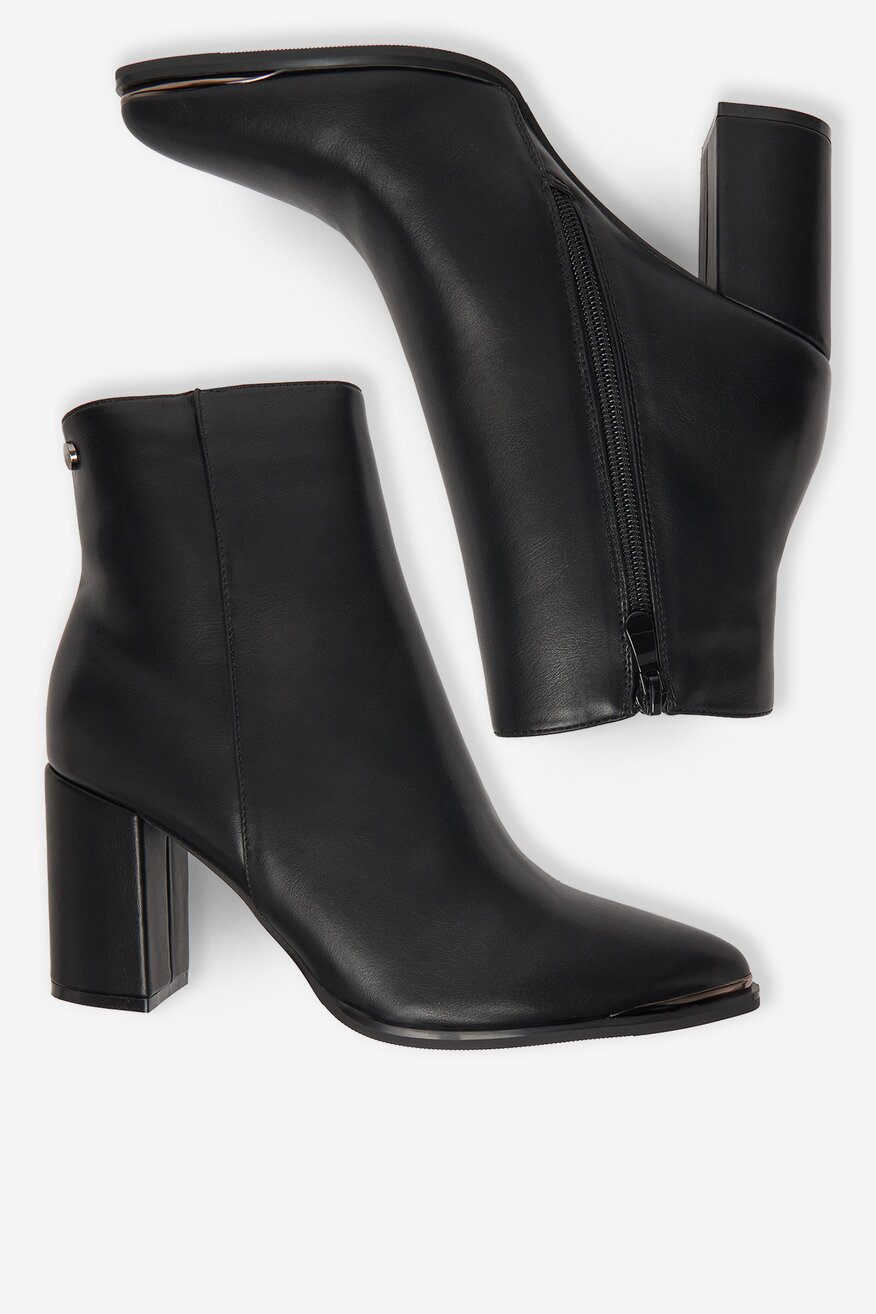 
                Bokacsizma DeeZee FEKETE - 5904410915402