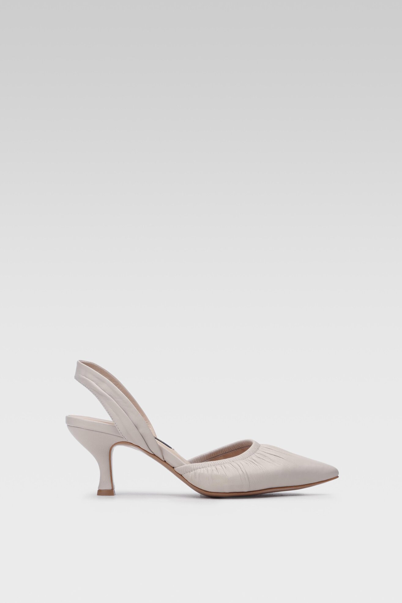 Czółenka Gino Rossi LB-601 Beżowy