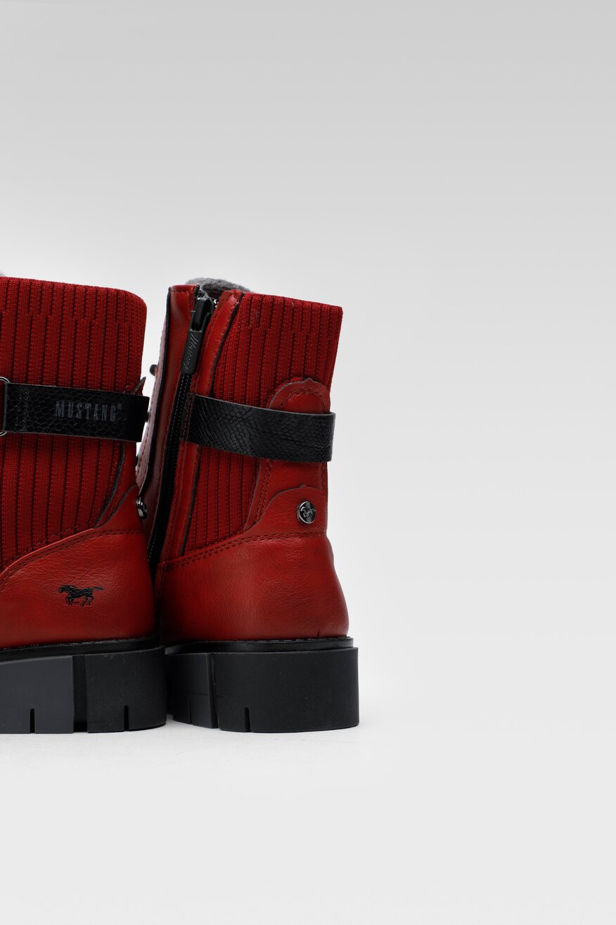 
                Csizma Mustang PIROS - 5904862165011