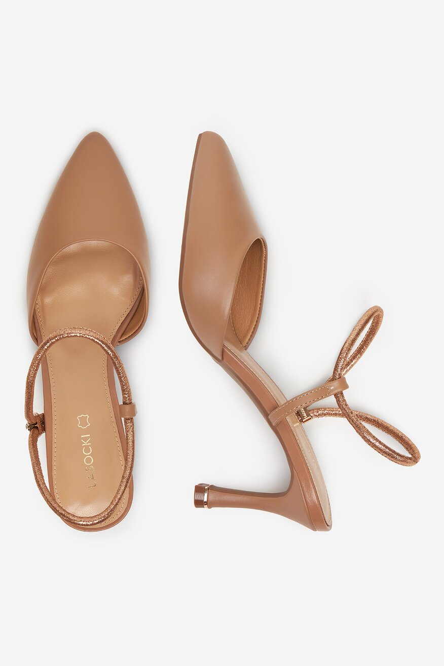 
                Körömcipő Lasocki BÉZS - 5903698619392