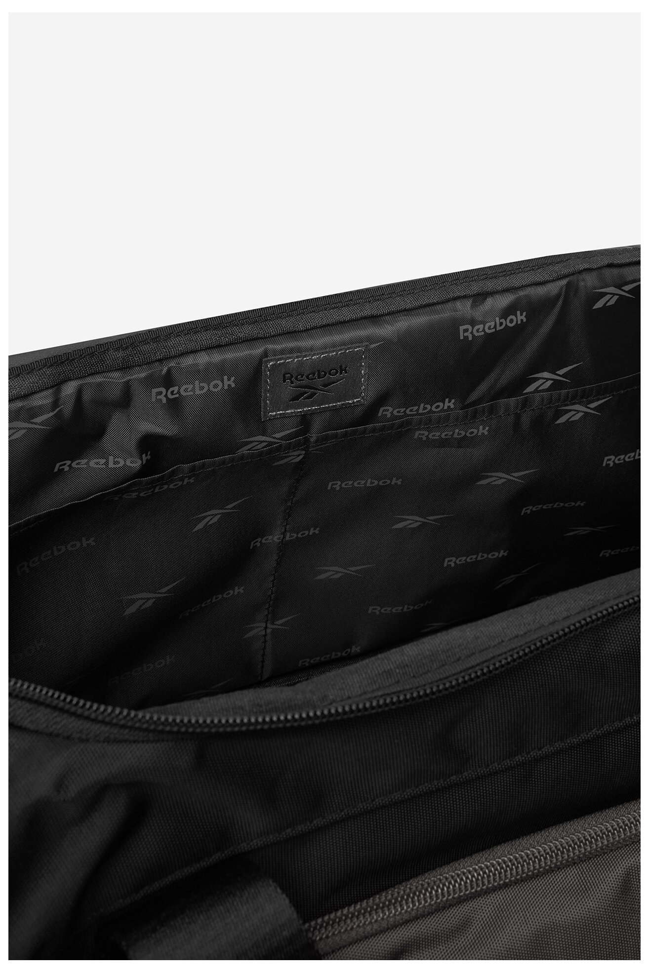 Utazó táska Reebok C-RBK-P-004-08 FEKETE