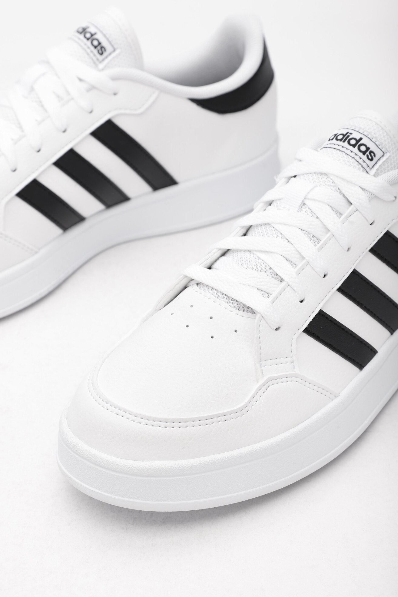 Obuwie sportowe adidas BREAKNET FX8707 Biały