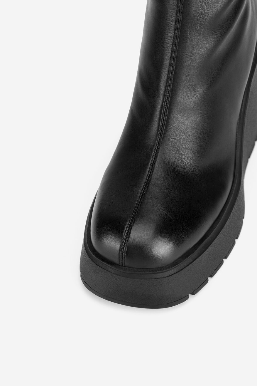 
                Kratke čizme DeeZee CRNA - 5906751289211