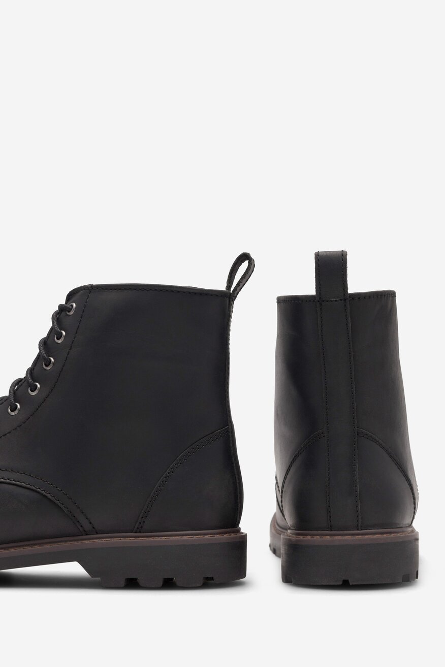 
                Šněrovací vyšší obuv Lasocki ČERNÁ - 5905588146292