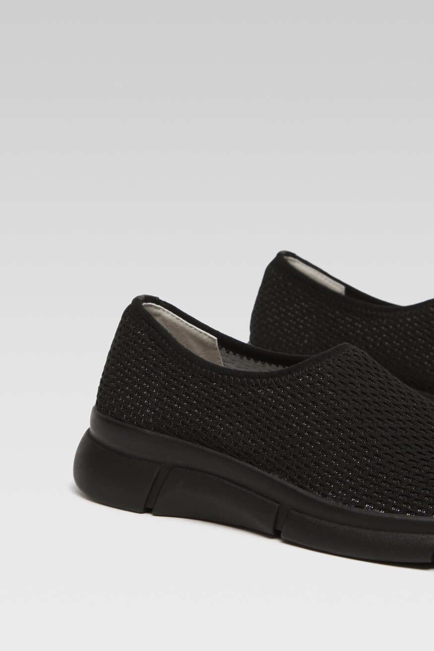 
                Félcipő Go Soft FEKETE - 5904862579047