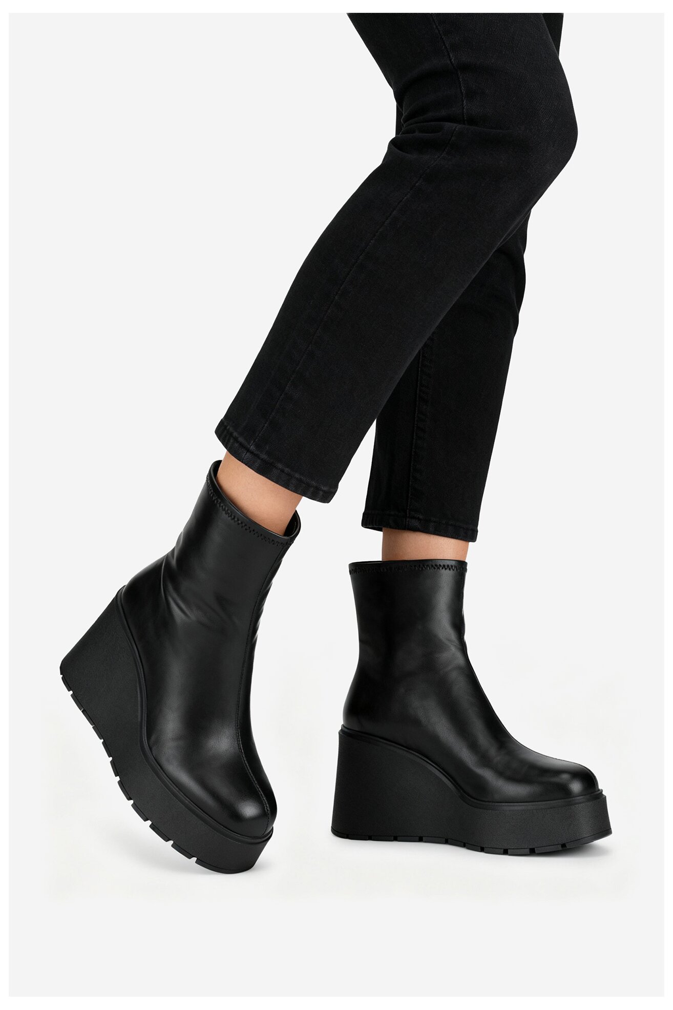 Bokacsizma DeeZee CEO-HY60195-1 FEKETE