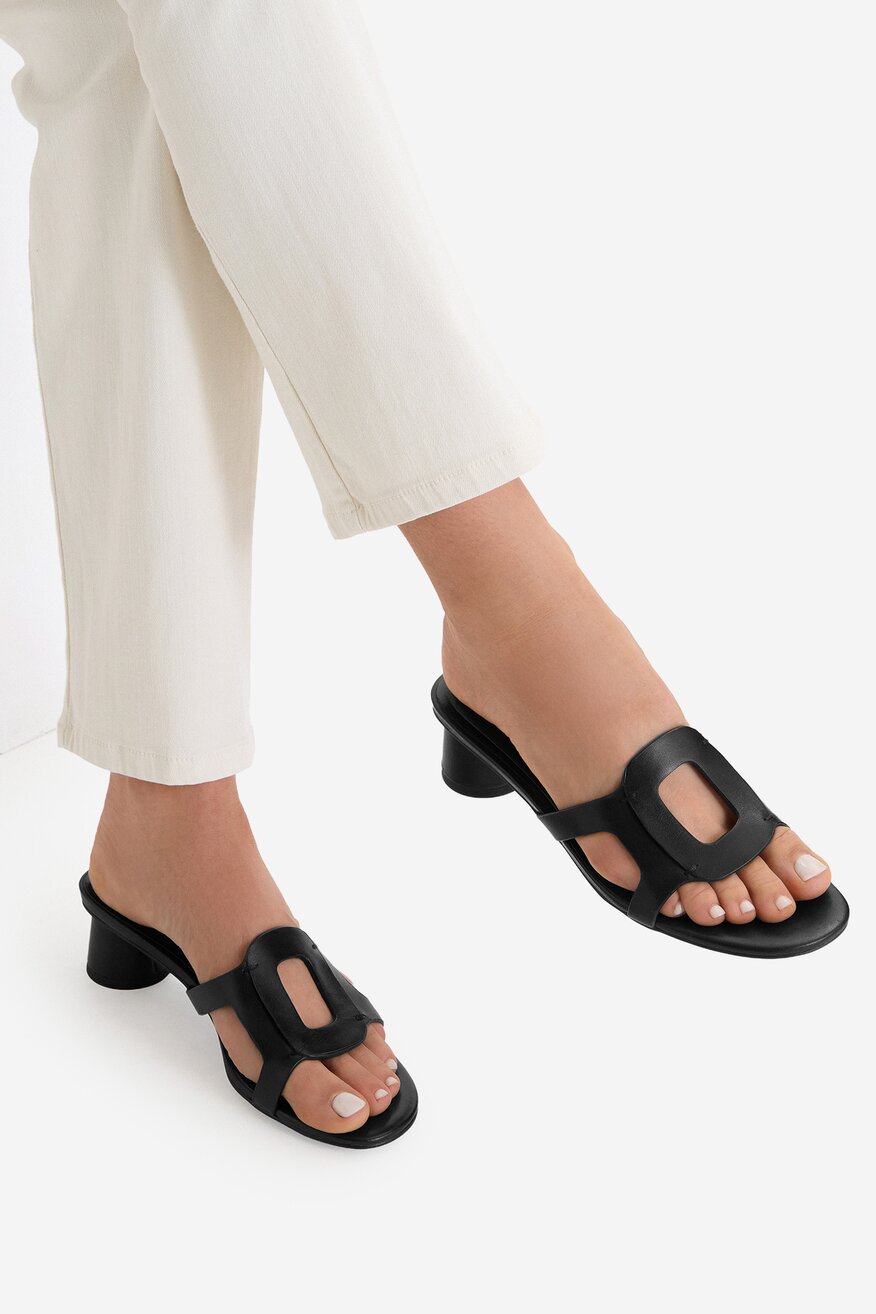 
                Gino Rossi - Klapki skórzane - 5906751793404