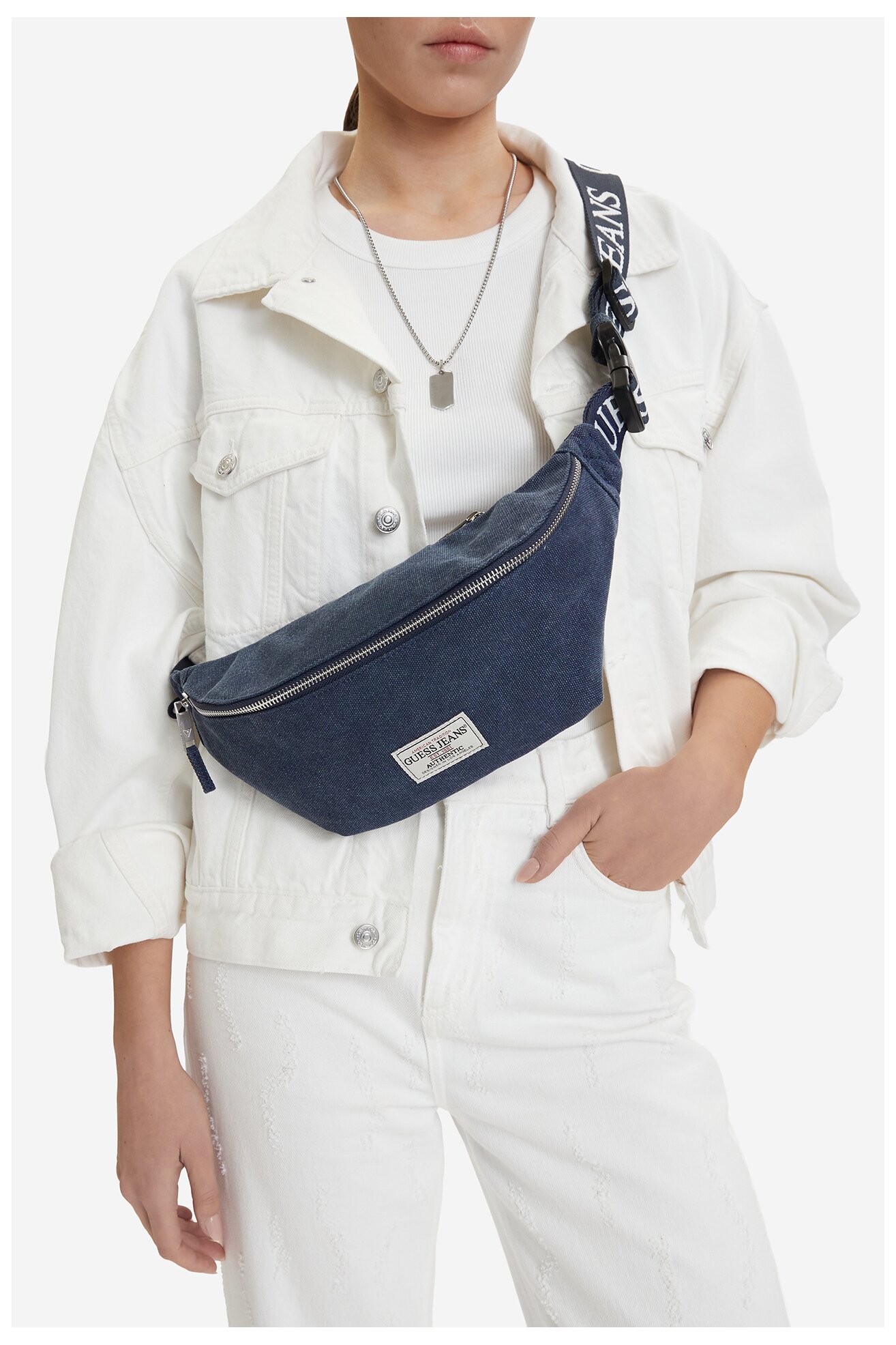 Дамска чанта GUESS JEANS CWBEO-GUESS-B-017-09 СИН