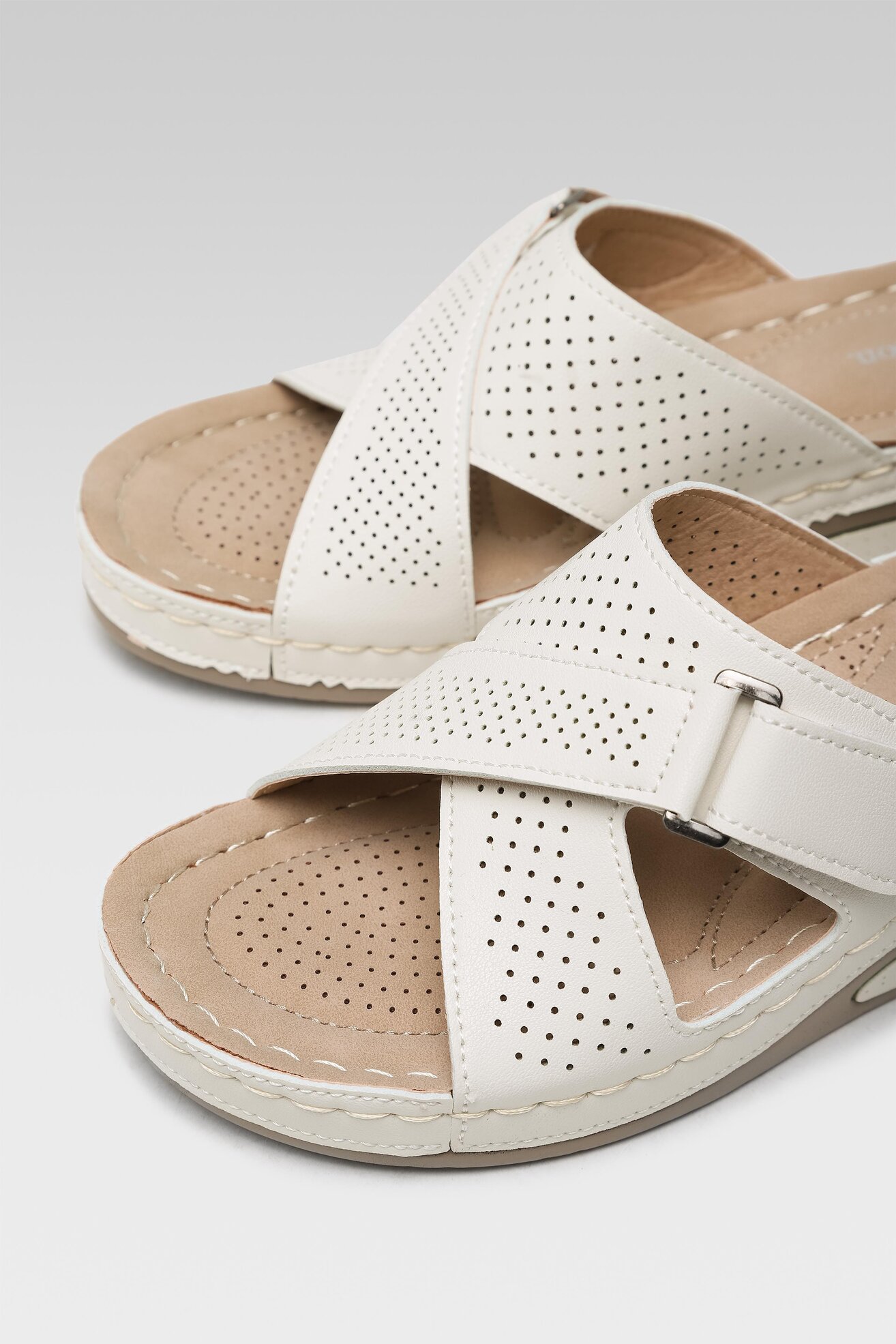 Flip-flop Clara Barson WS210703-01 FEHÉR