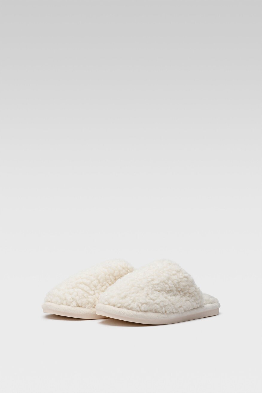 
                Home&Relax - Kapcie z zakrytymi palcami - 5904248861889