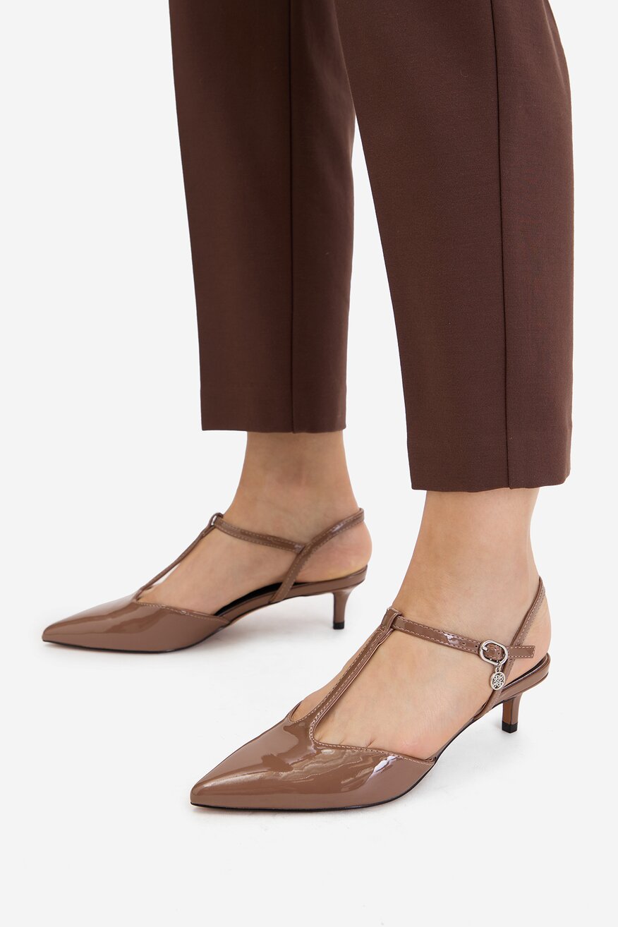 
                Елегантни обувки NINE WEST СРЕДНО КАФЯВ - 5906751848470