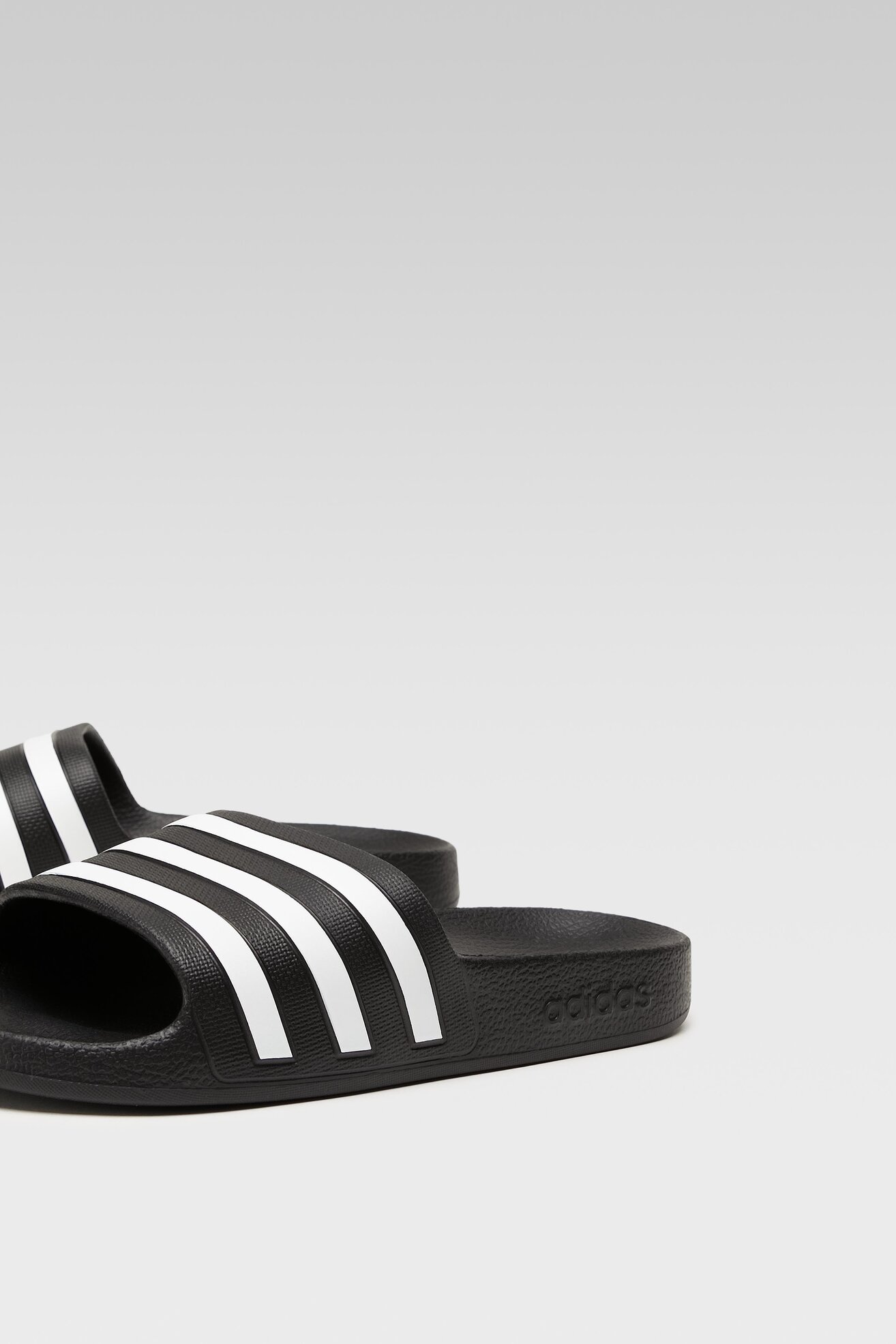 Klapki basenowe adidas ADILETTE AQUA F35543 W Czarny