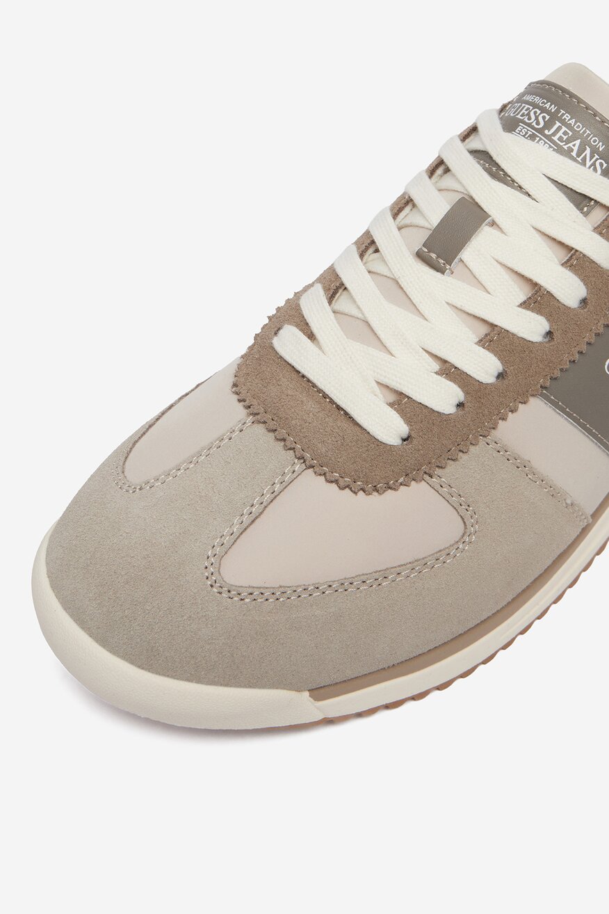 
                Сникърси GUESS JEANS СИВ - 5907964015529