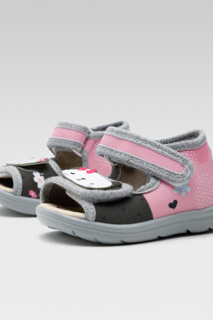 
                MB - Kapcie z aplikacją różowe - 5903698548876