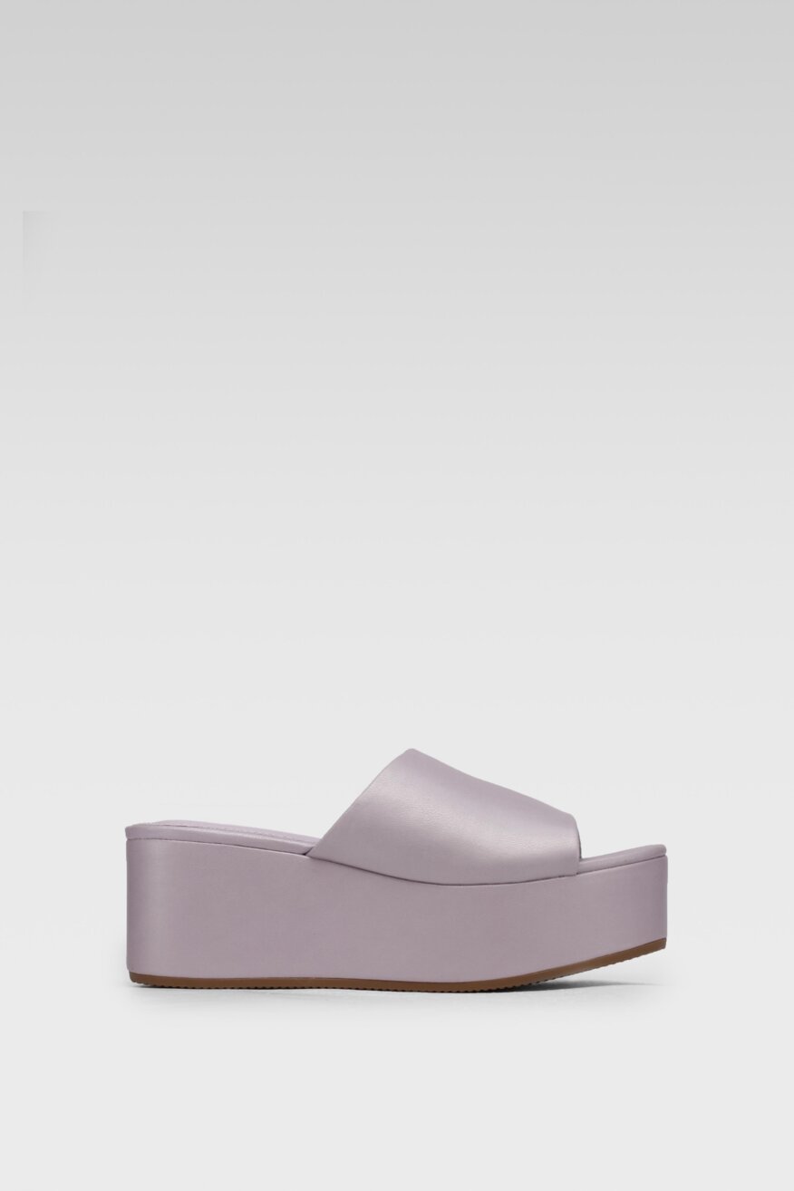 
                Jenny Fairy - Klapki na koturnie z platformą pastelowe - 5903698707730