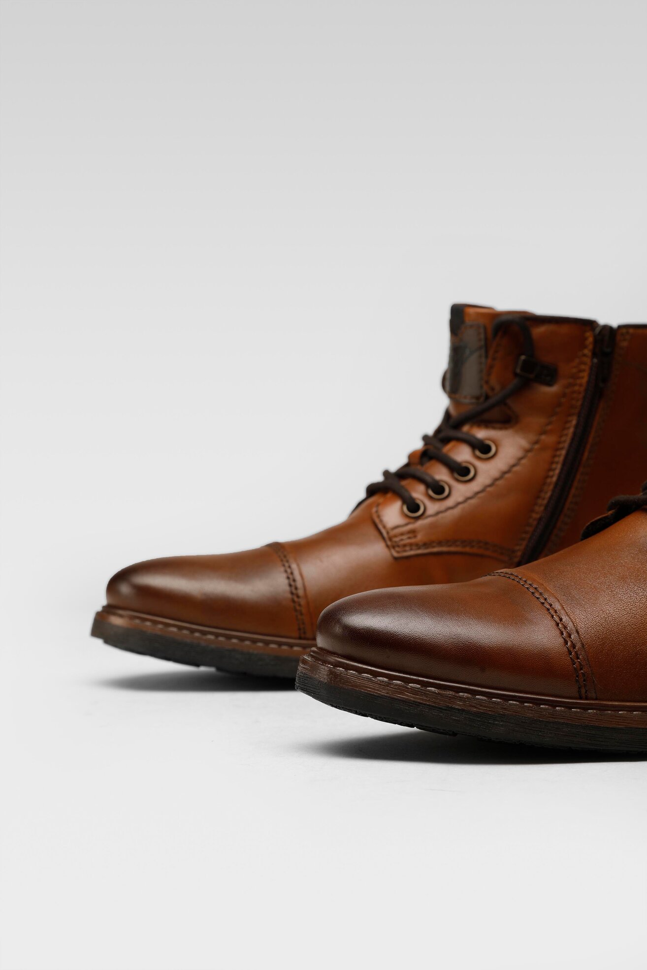 Trzewiki Bugatti 315-95731-4000-6300 Brązowy