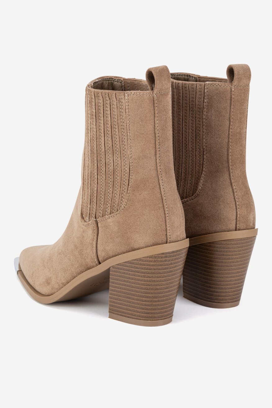 
                Боти DeeZee БЕЖОВ - 5905588846529