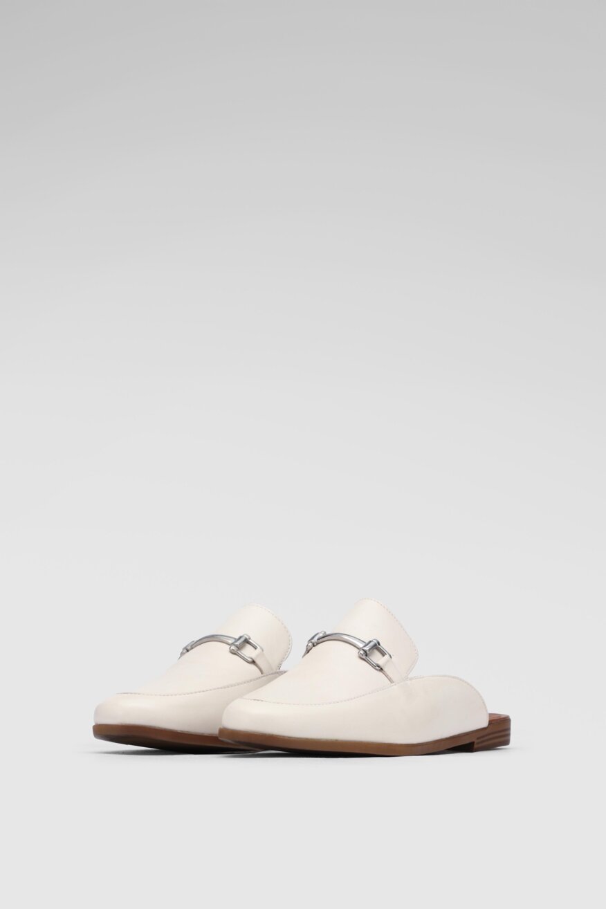 Lasocki - Skórzane klapki białe - 5903698307596