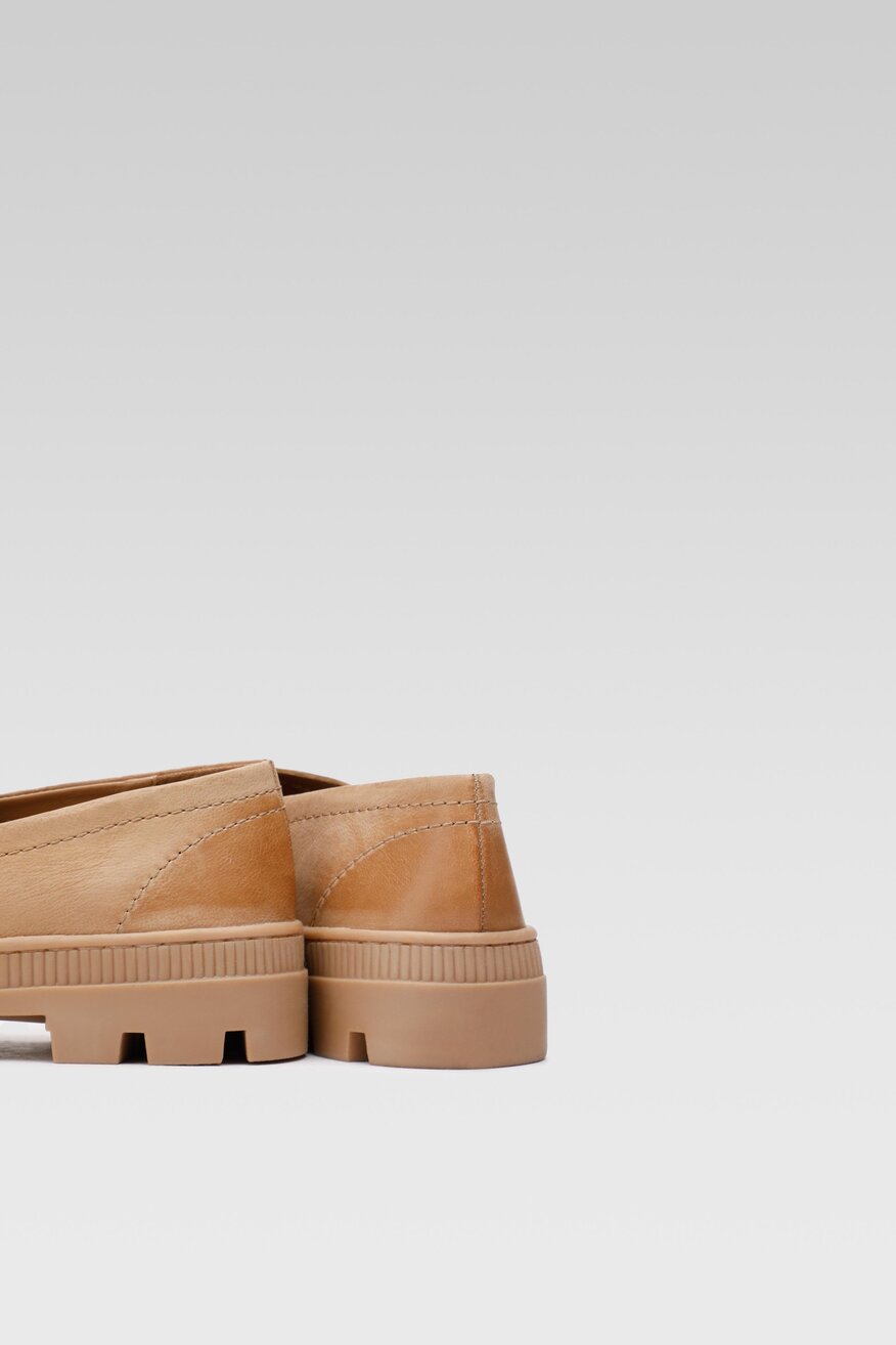
                Lasocki - Loafersy skórzane - 5904862575612