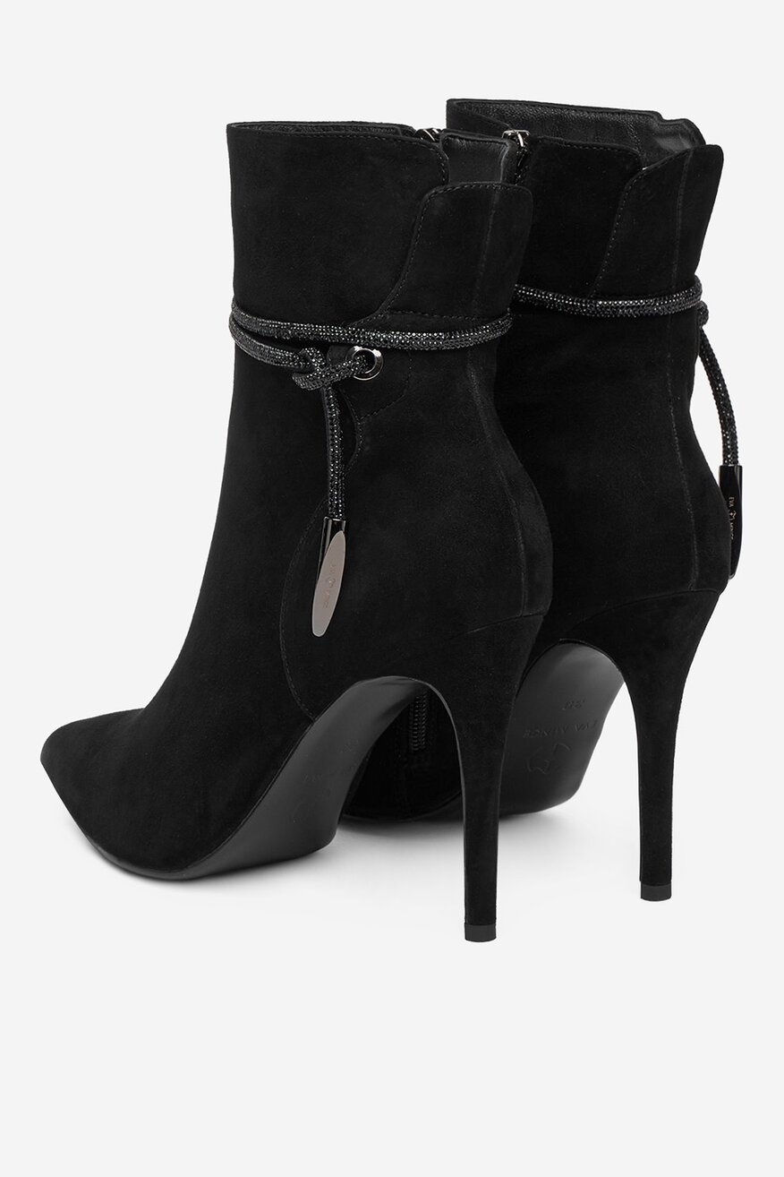 
                Bokacsizma EVA MINGE FEKETE - 5906751400425