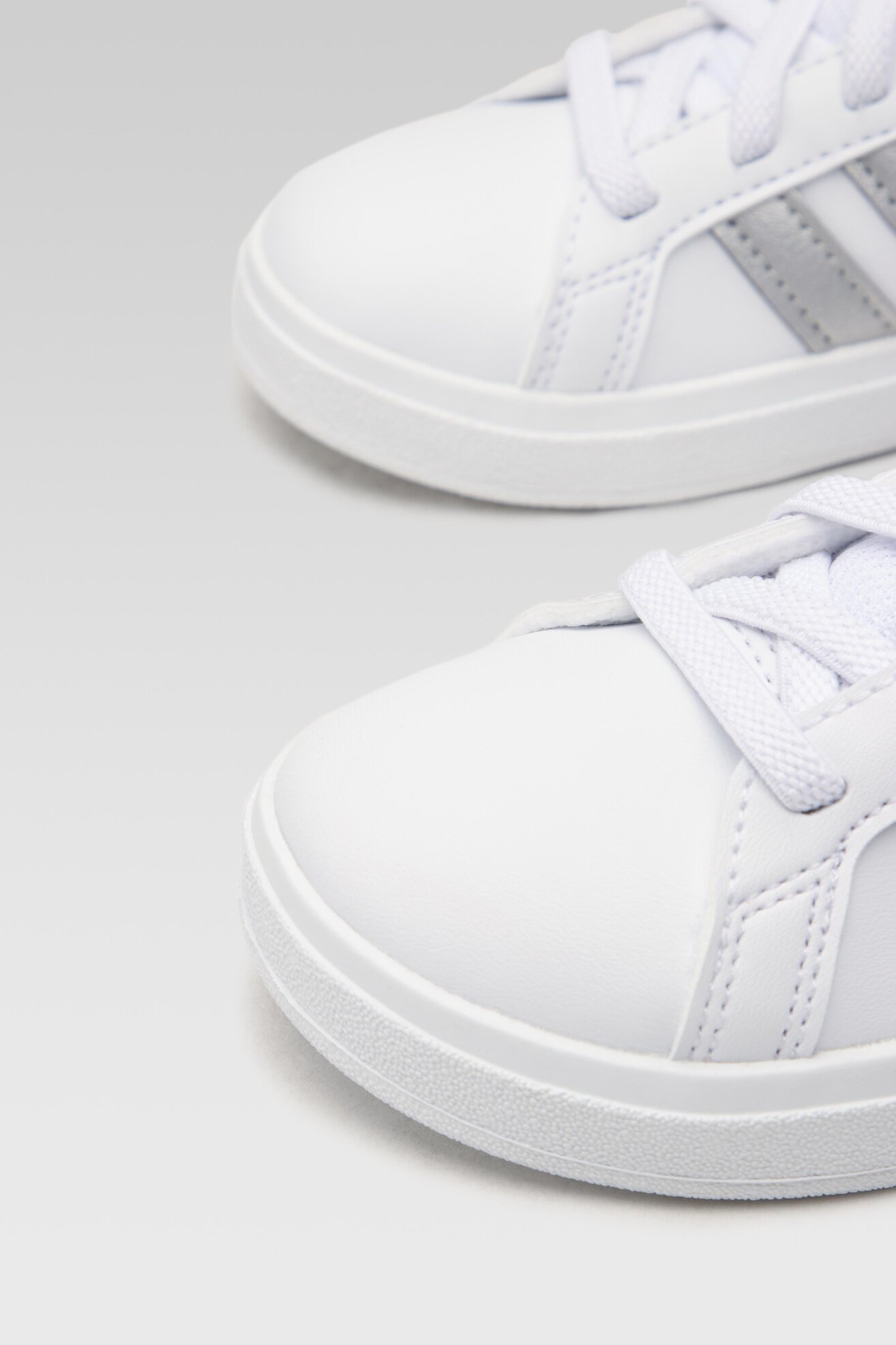 Спортни обувки adidas GRAND COURT 2.0 EL K GW6516 БЯЛ