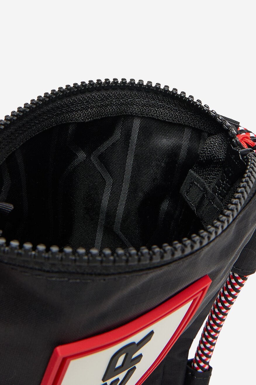 
                Дамска чанта HUNTER ЧЕРЕН - 2230071535127