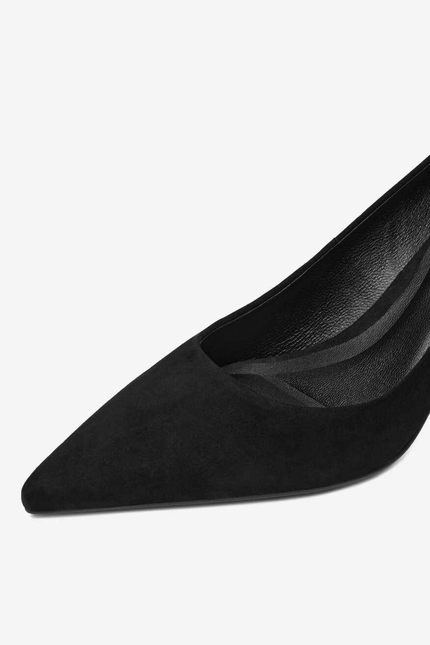 
                Körömcipő Gino Rossi FEKETE - 5906751837931