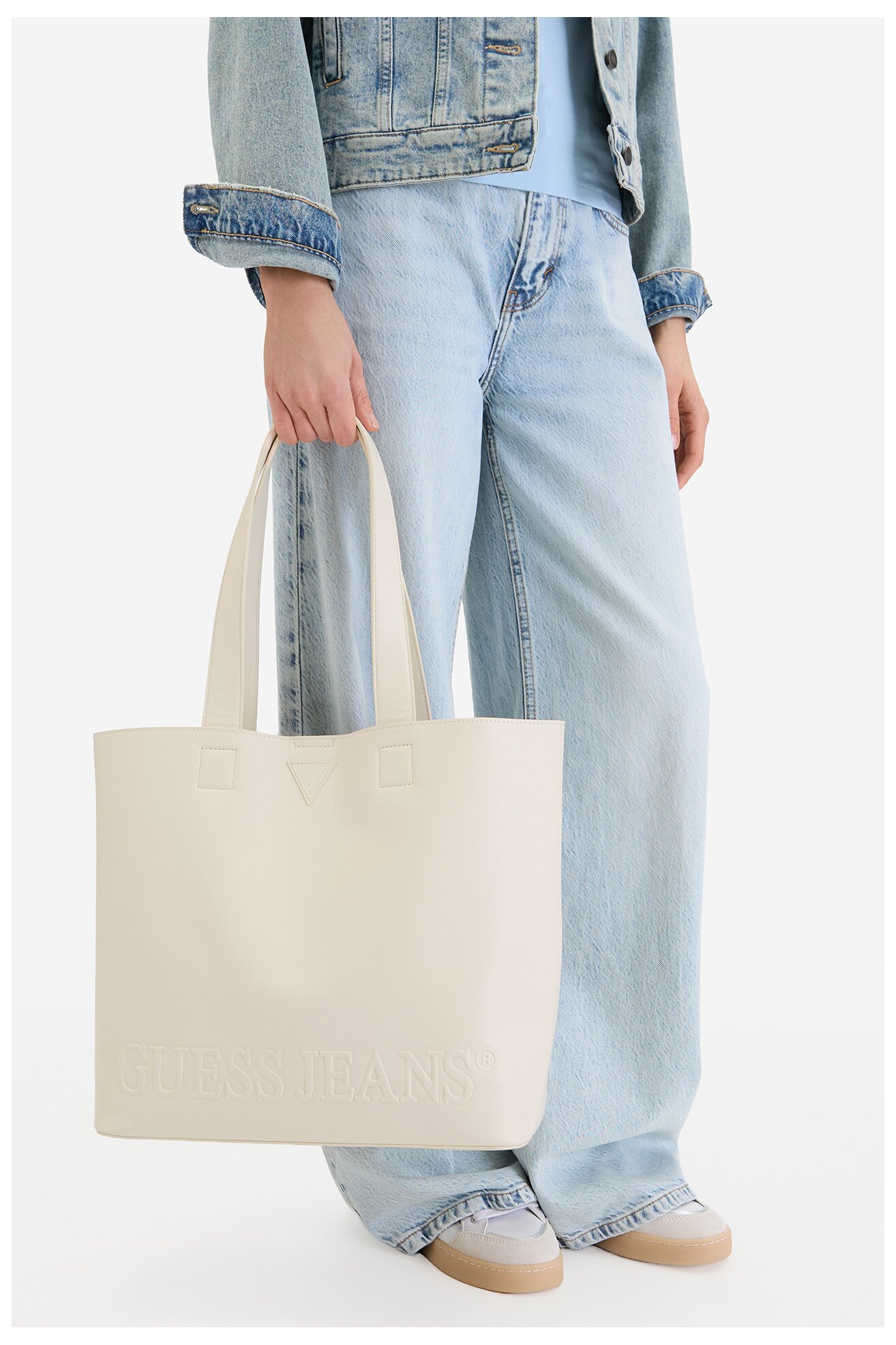 Дамска чанта GUESS JEANS CWBEO-GUESS-B-010-09 БЕЖОВ