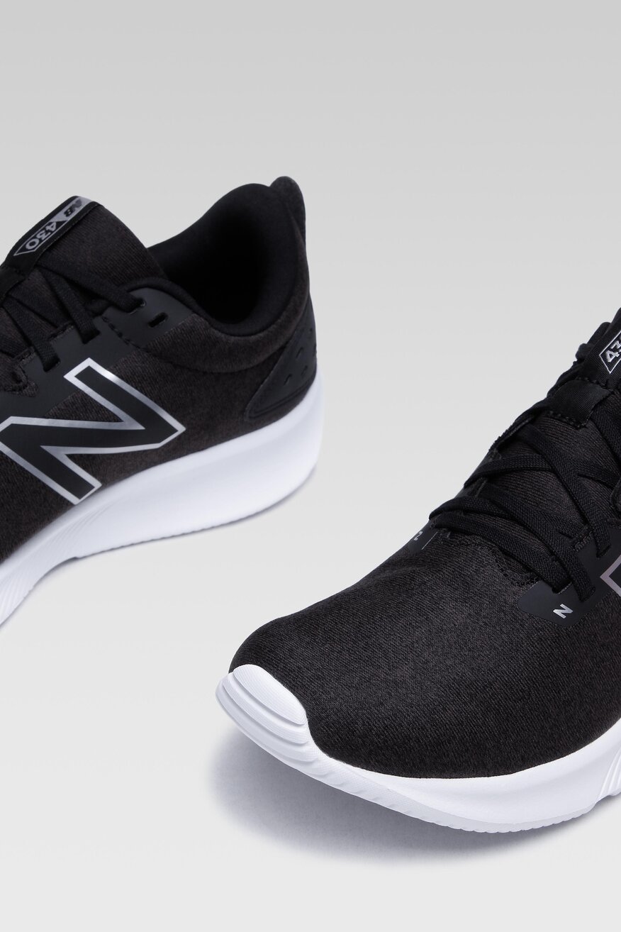 
                Încălțăminte sport New Balance NEGRU - 5904248943974