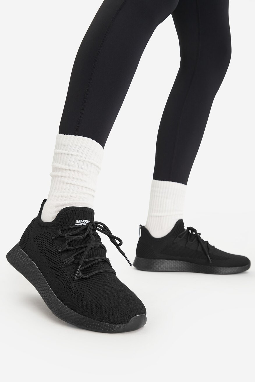 
                Спортни обувки Sprandi ЧЕРЕН - 5906751776803