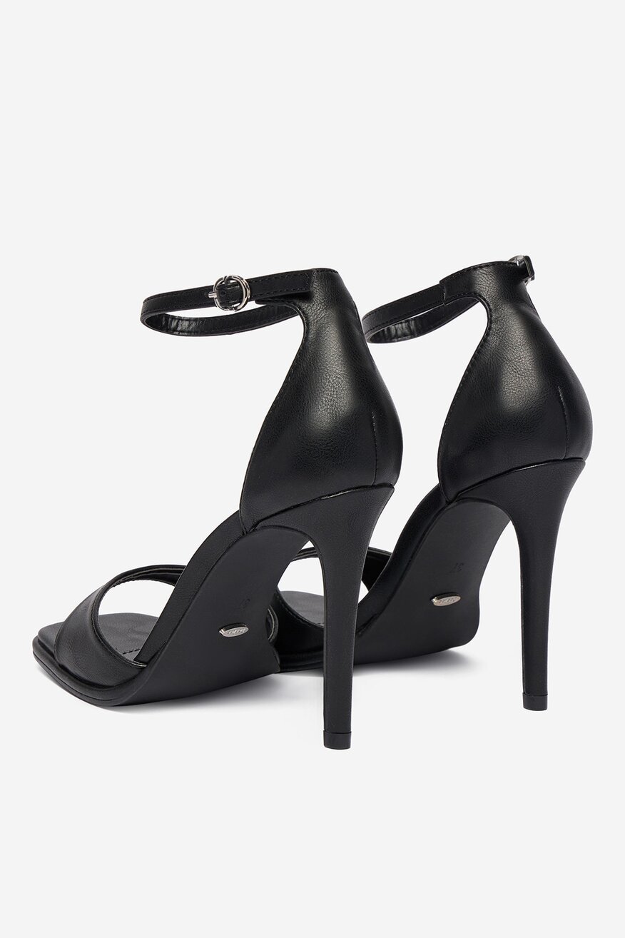 
                Сандали DeeZee ЧЕРЕН - 5906751871898