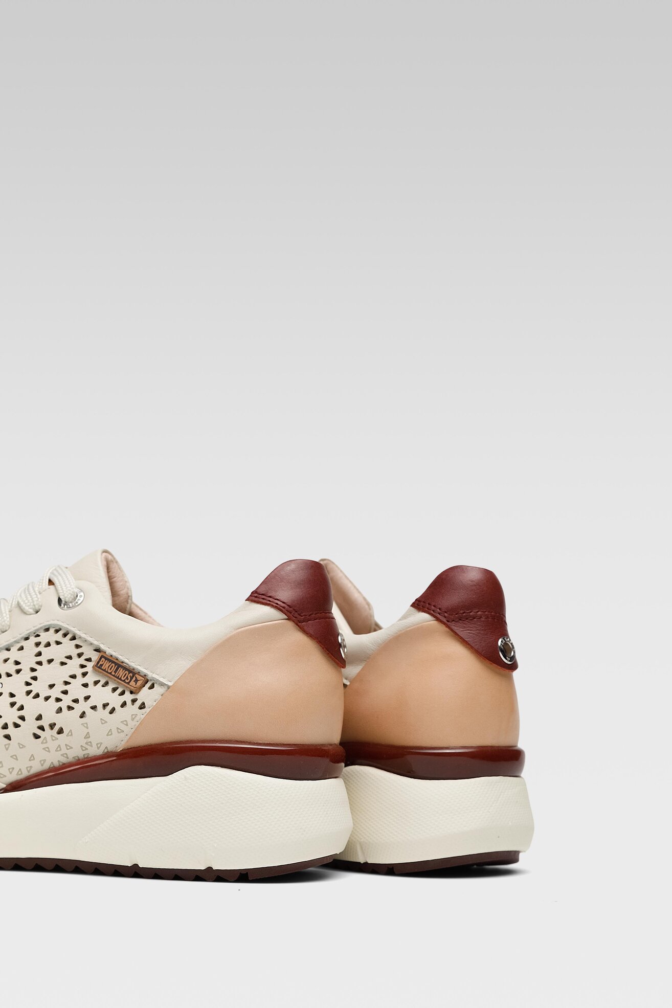 Sneakers Pikolinos W6Z-6869C1 Biały