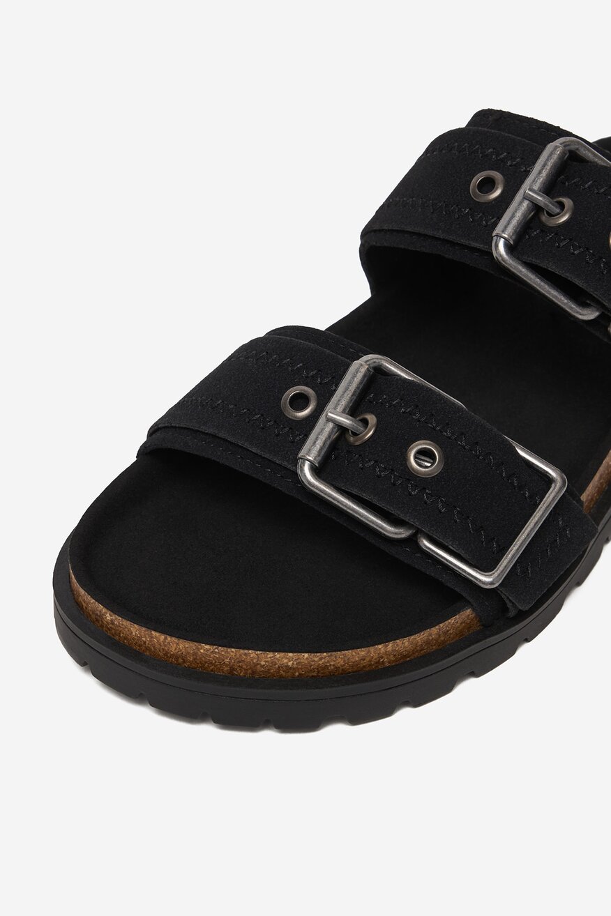 
                Шльопанець DeeZee ЧОРНИЙ - 5906751753279